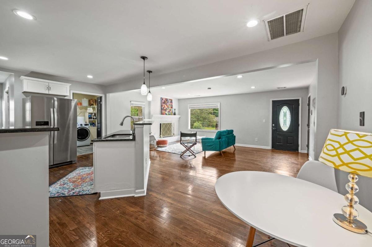 240 Lake Drive Atlanta - 7
