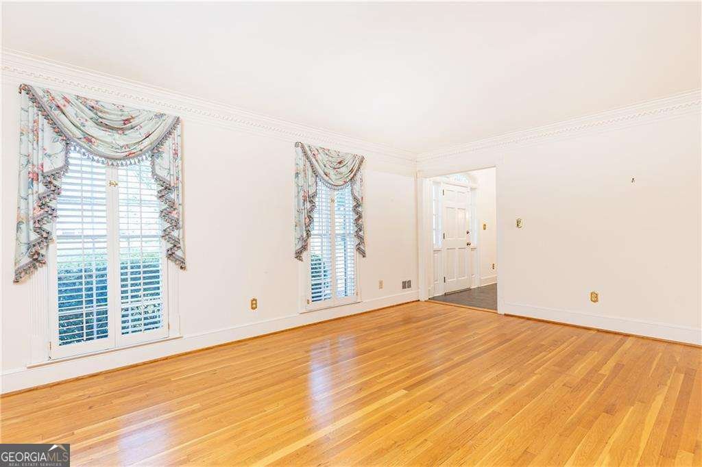 5287 Vernon Lake Drive Atlanta - 23