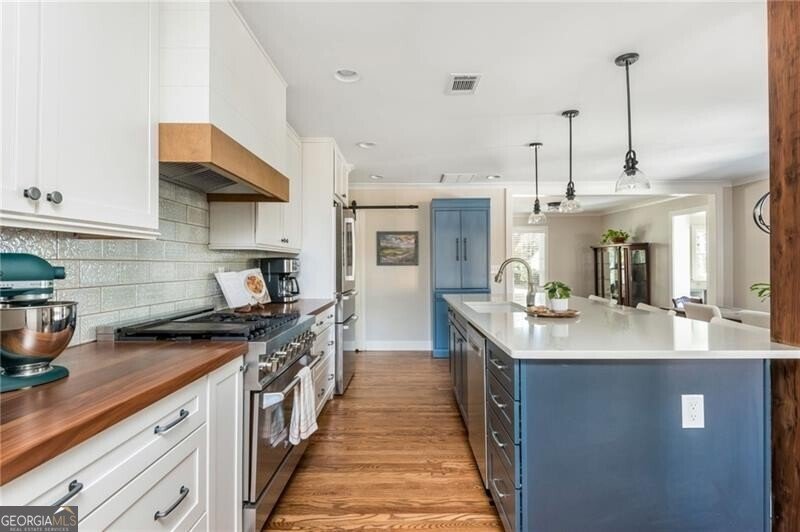 1555 Steele Drive Atlanta - 25