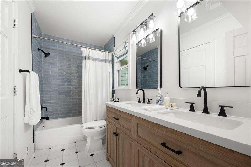 1104 Warrenhall Lane Brookhaven - 2