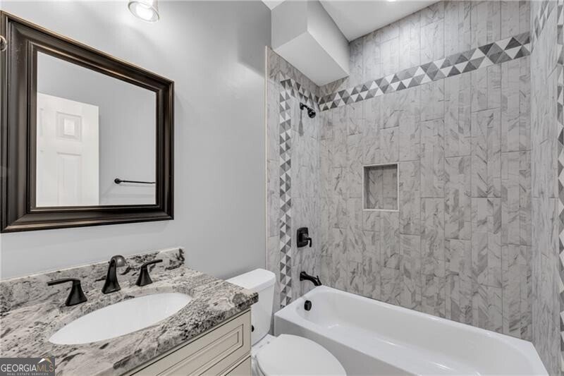 5301 Regency Lake Court Sugar Hill - 25
