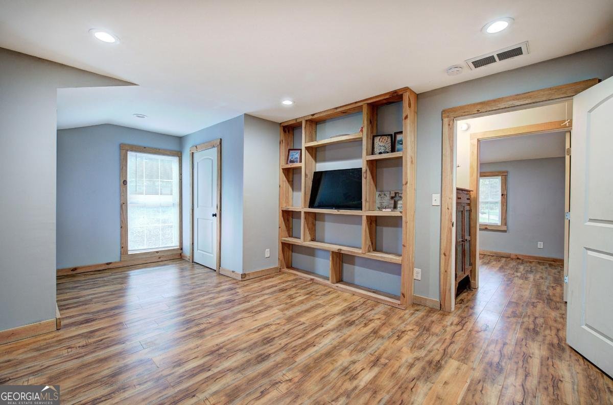 3100 Dallas Acworth Highway Dallas - 33