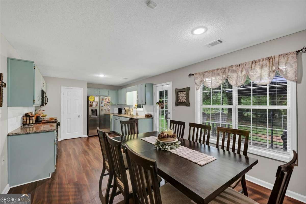 1050 Birdseye View Locust Grove - 16