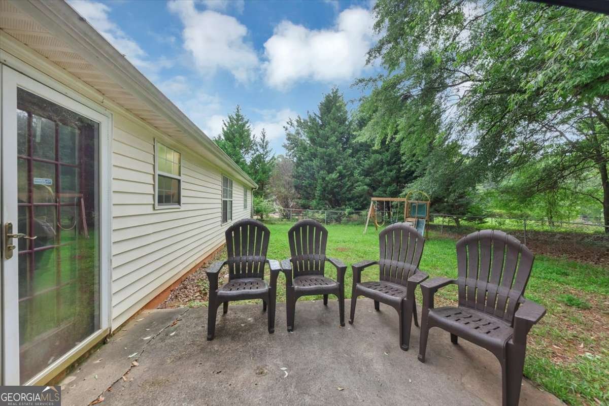 1050 Birdseye View Locust Grove - 36