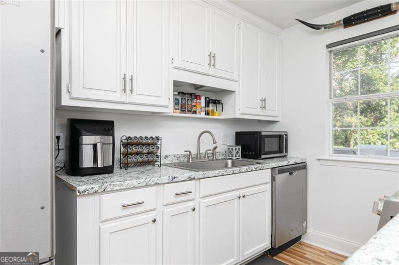 572 Clayroot Road Dallas - 12