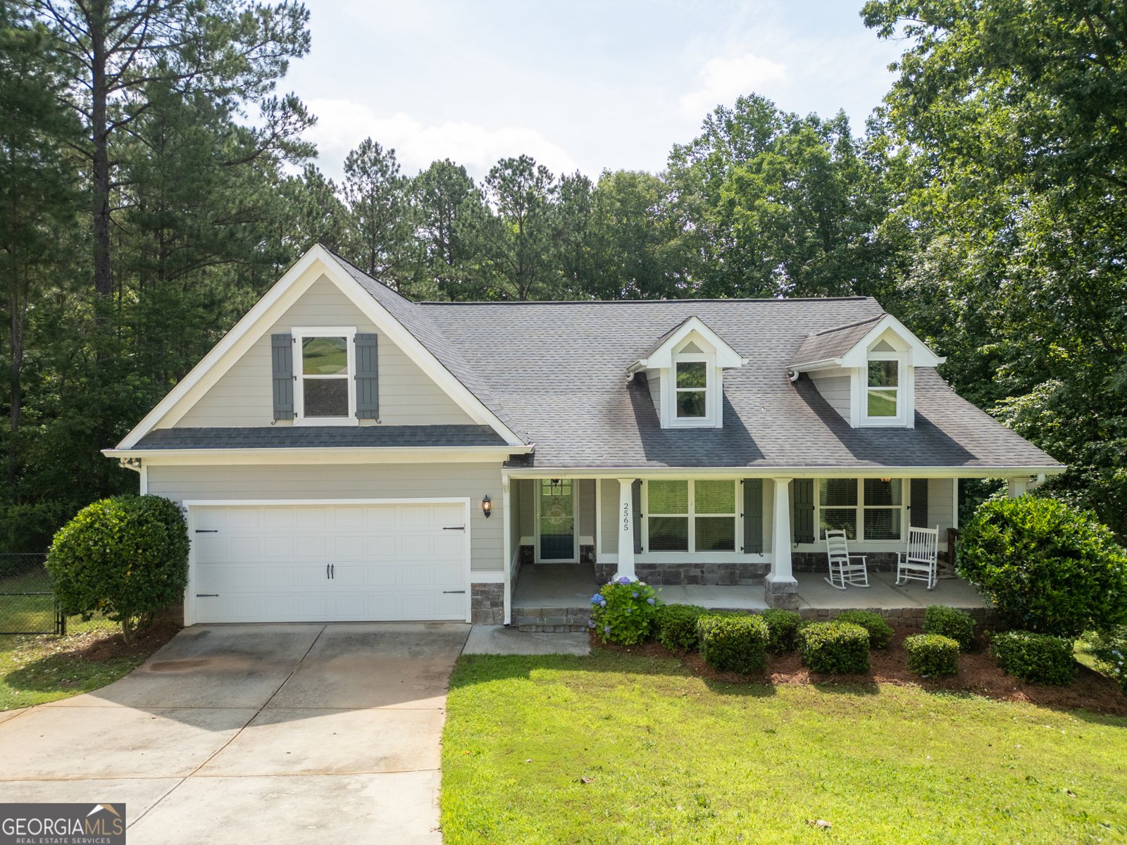 2565 Aaron Court Loganville - 1