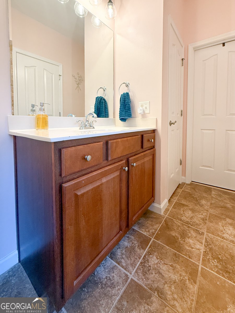 608 Henning Drive Winder - 44