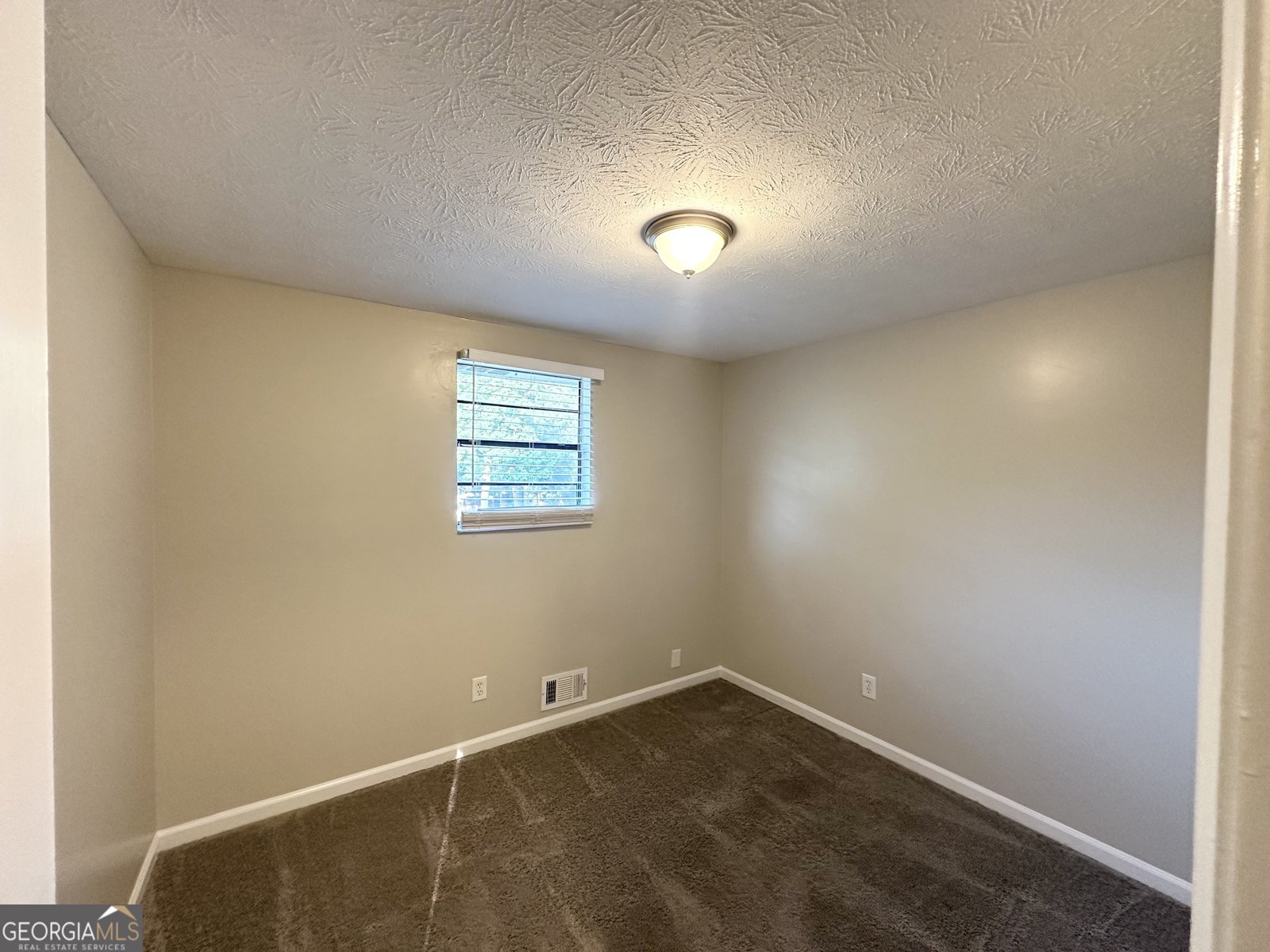 5670 Bob White Lane Douglasville - 6