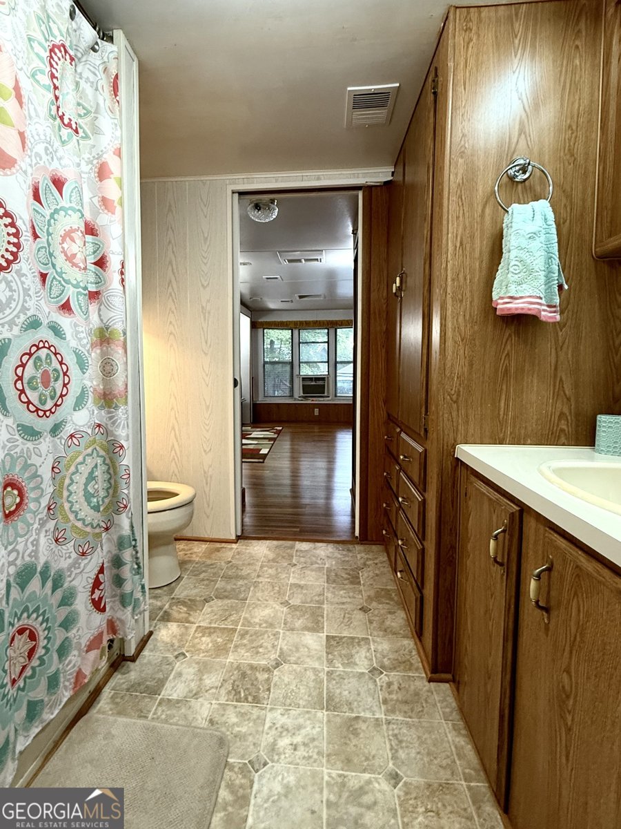 112 Cindy Parkway Cleveland - 12