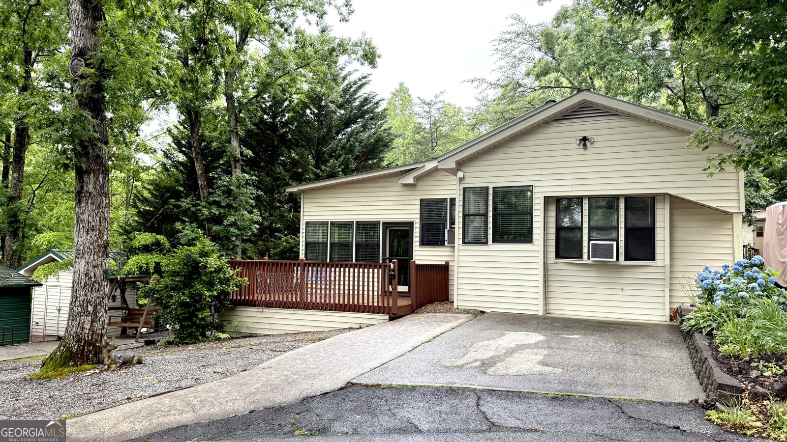 112 Cindy Parkway Cleveland - 2