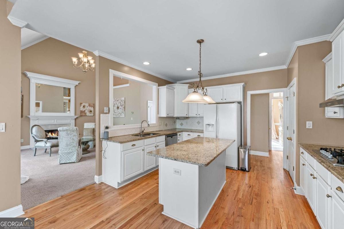 994 Fairview Club Circle Dacula - 3