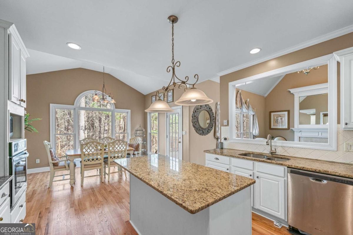 994 Fairview Club Circle Dacula - 5