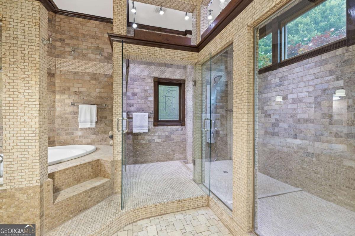 1005 Cromwell Cove Snellville - 23