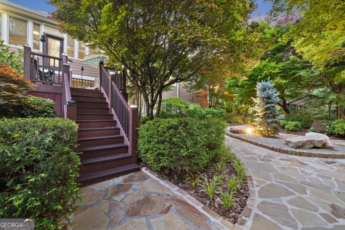 1005 Cromwell Cove Snellville - 3