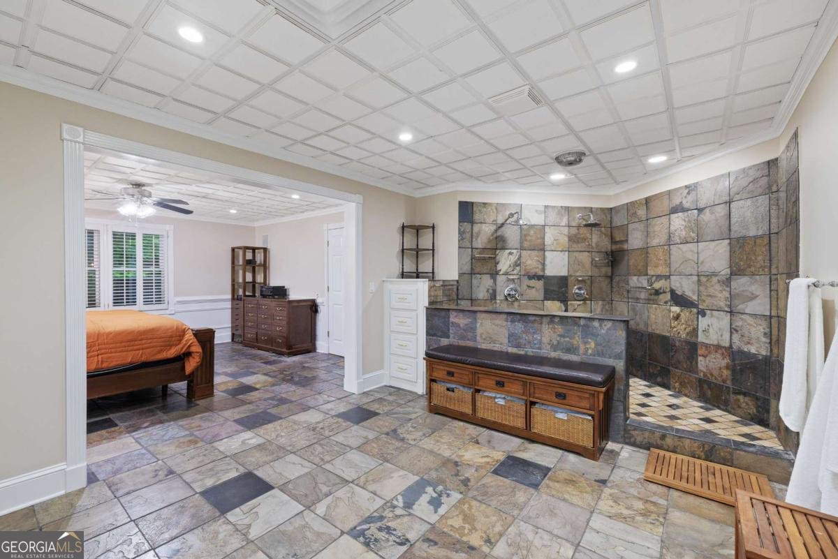 1005 Cromwell Cove Snellville - 43