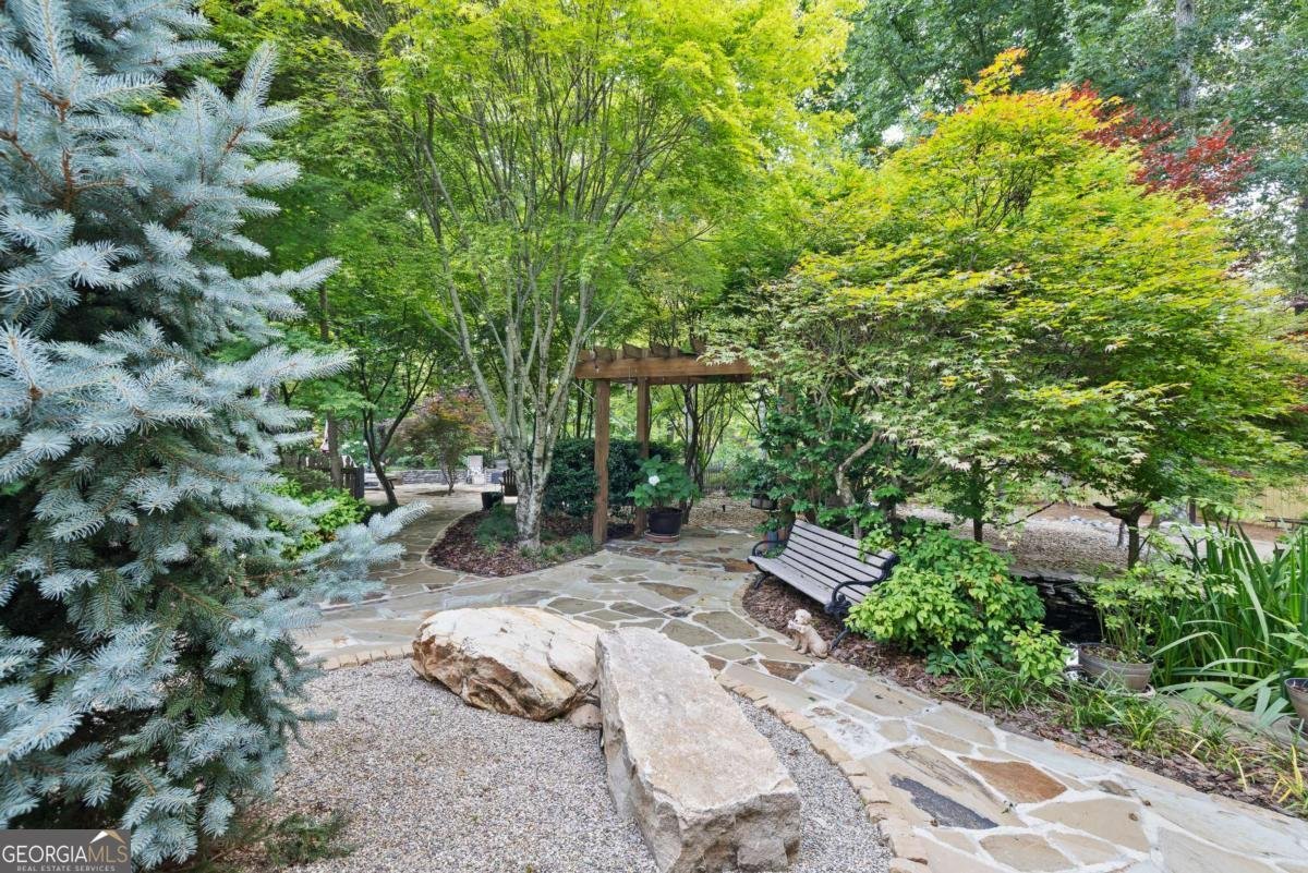 1005 Cromwell Cove Snellville - 49
