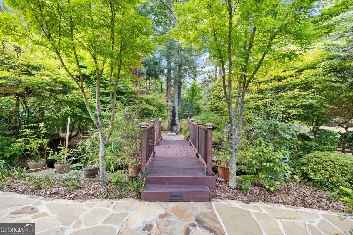 1005 Cromwell Cove Snellville - 52