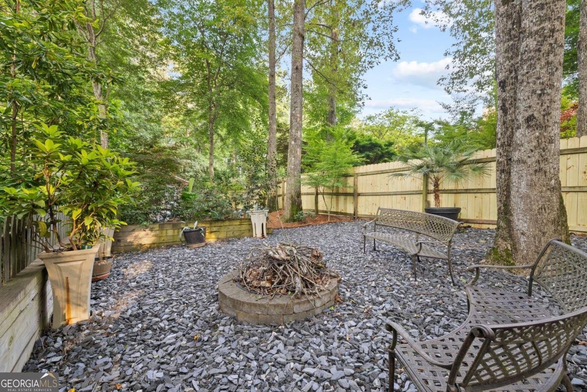1005 Cromwell Cove Snellville - 57