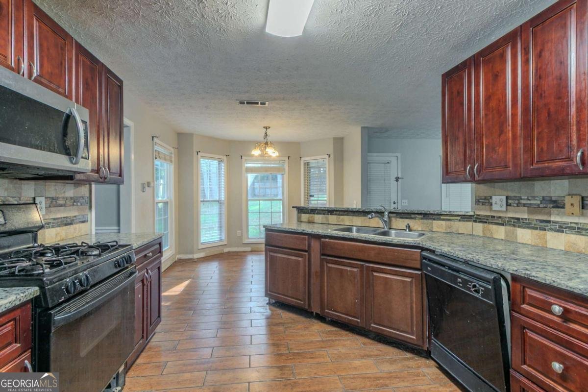 1464 Claredon Drive Lawrenceville - 13