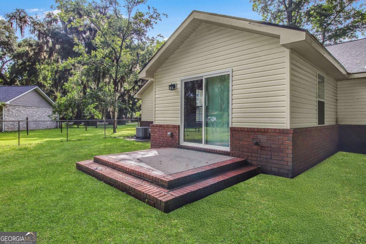 1250 Lake Drive Midway - 22