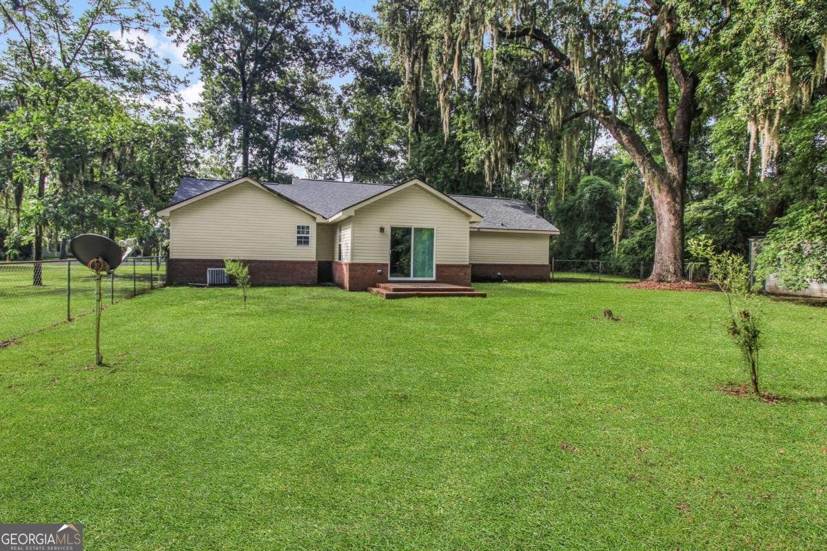 1250 Lake Drive Midway - 23