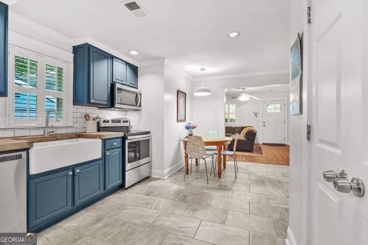 877 MCLENDON Drive Scottdale - 2