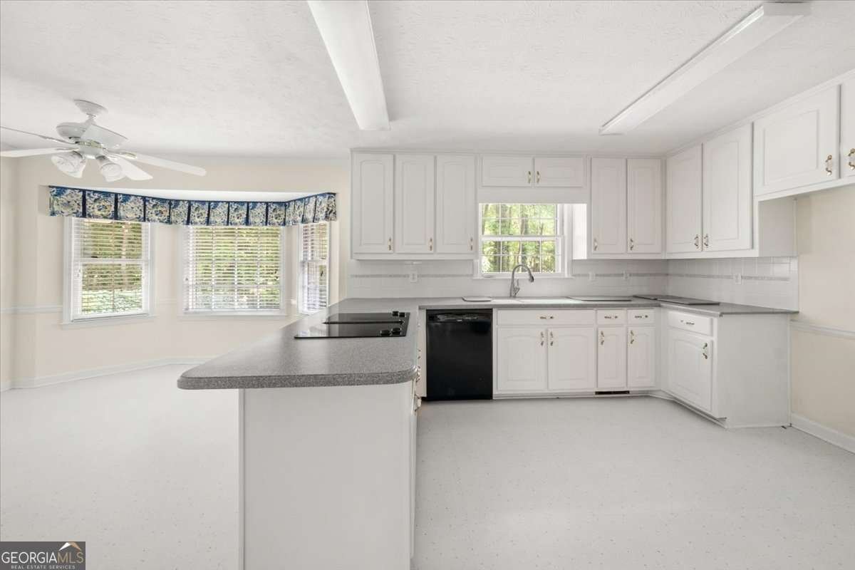 127 ROE HAMPTON LN Lane Stone Mountain - 18