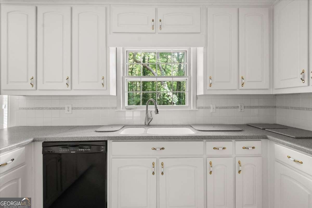 127 ROE HAMPTON LN Lane Stone Mountain - 19