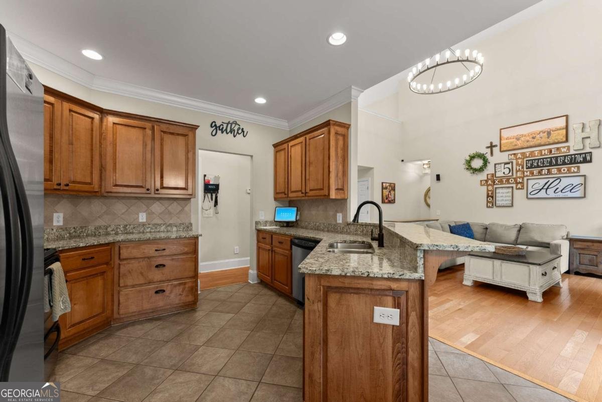 152 Grand View Drive Cleveland - 16