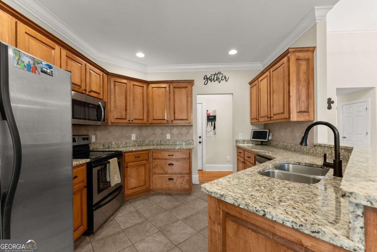 152 Grand View Drive Cleveland - 17
