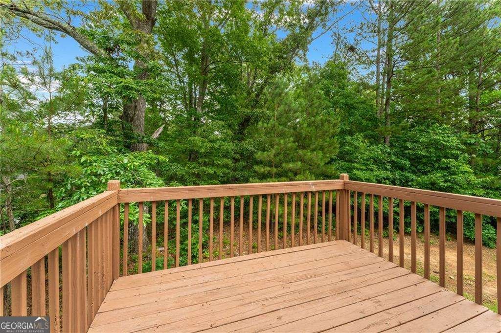 5960 Castlegate Drive Douglasville - 18