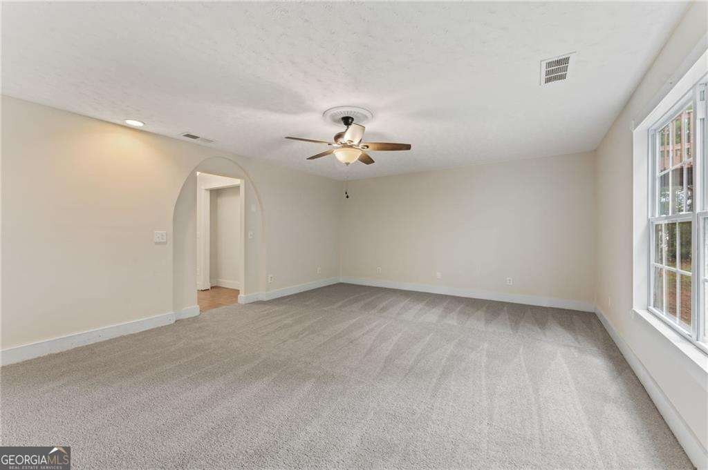 5960 Castlegate Drive Douglasville - 22
