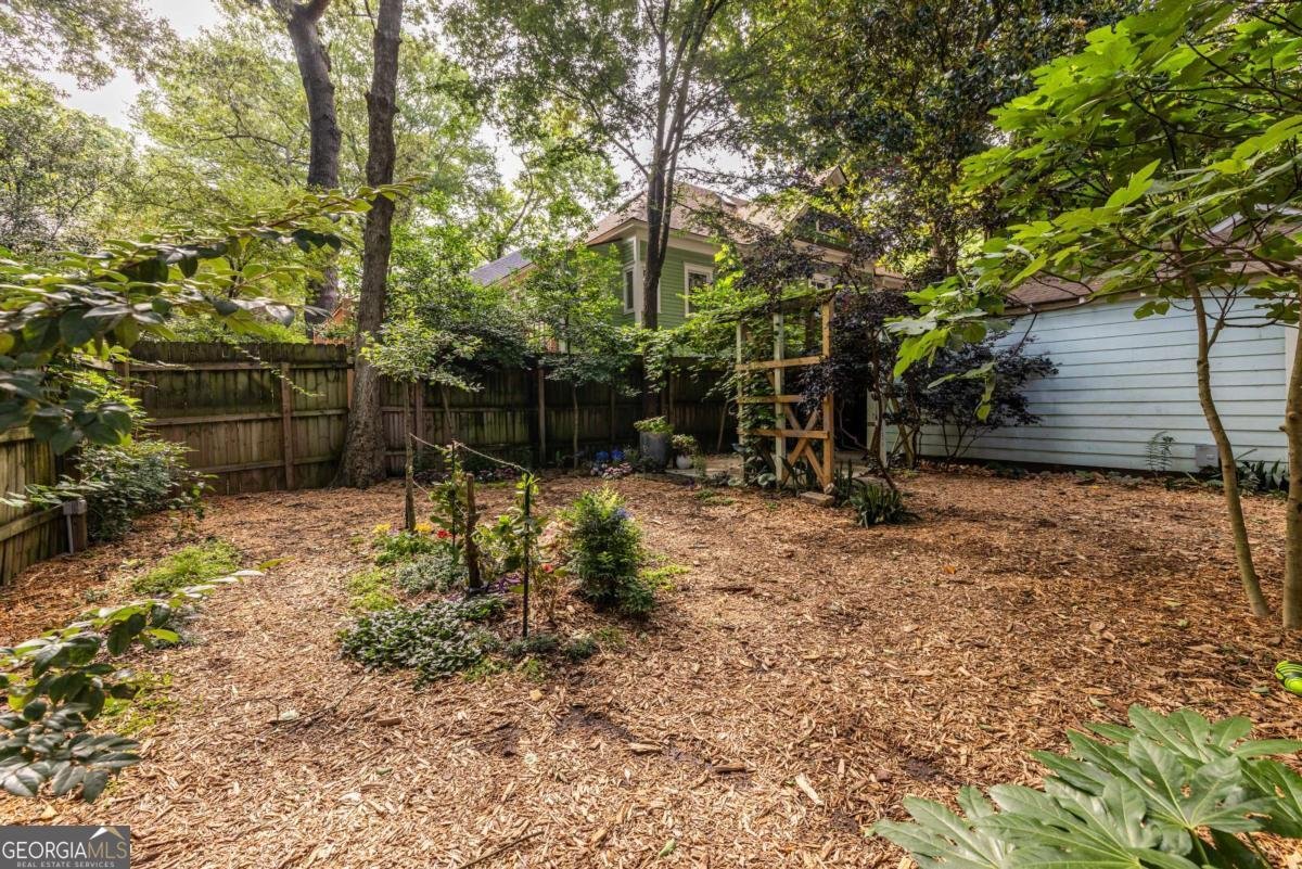 570 Park Avenue Atlanta - 36
