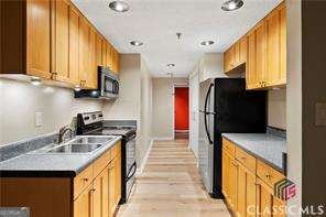 131 Broad Street Athens - 10