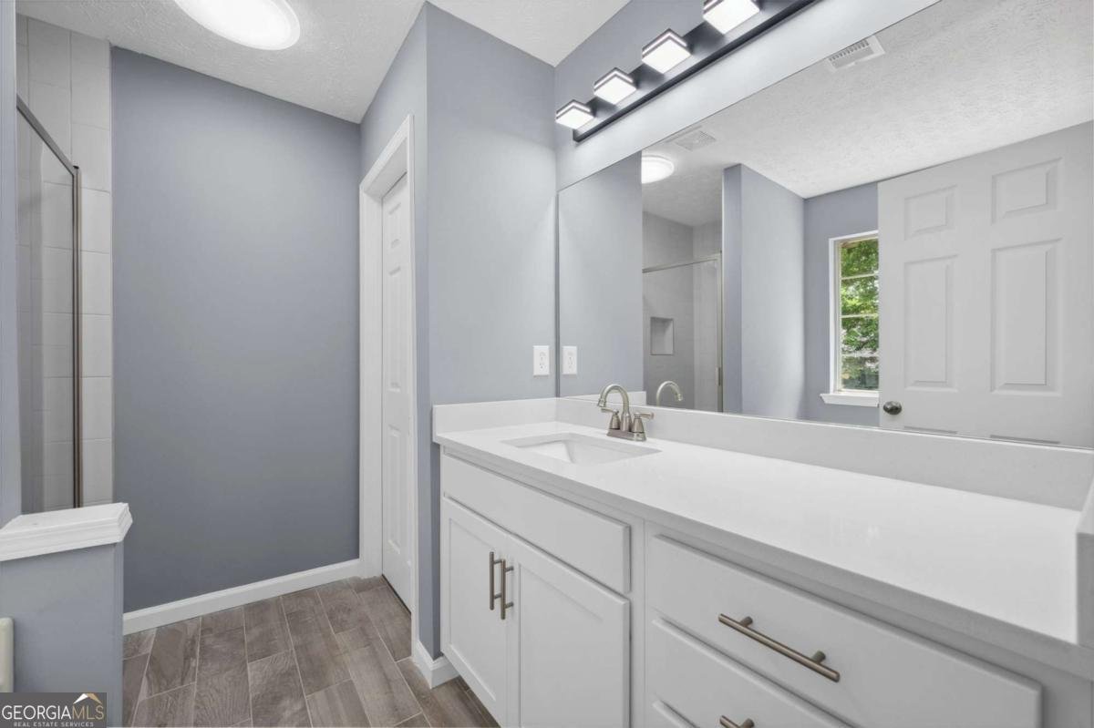2470 Hillvale Circle Lithonia - 15