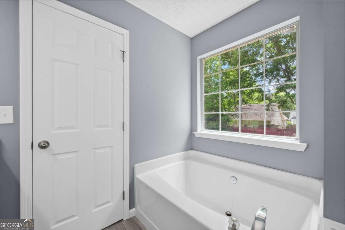 2470 Hillvale Circle Lithonia - 16