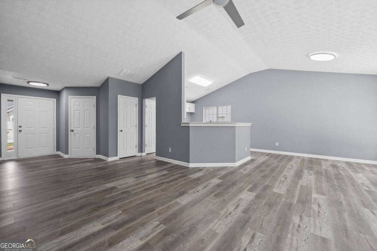 2470 Hillvale Circle Lithonia - 4