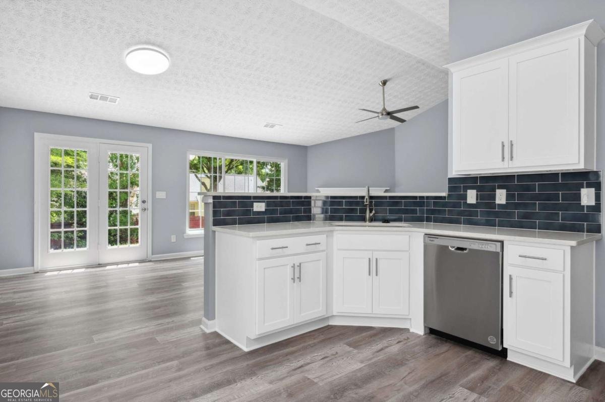 2470 Hillvale Circle Lithonia - 9