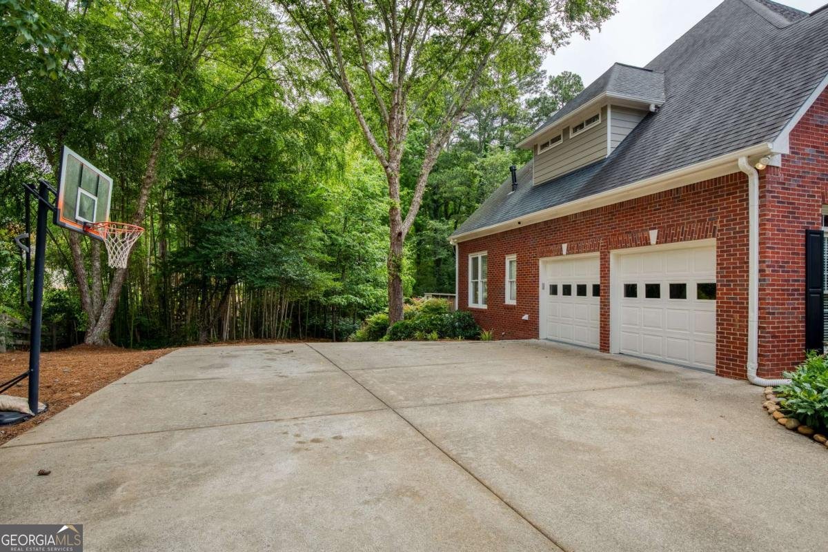 610 Woodstream Court Roswell - 51