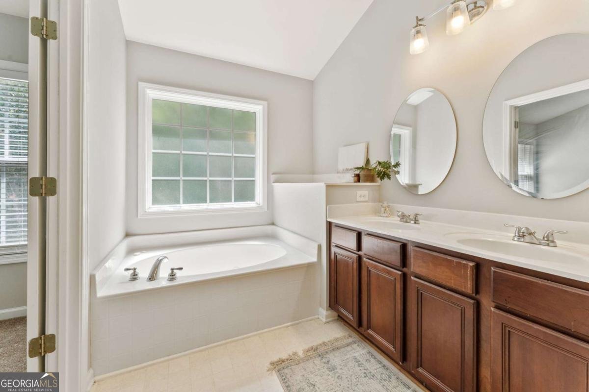3328 Chastain Gardens Drive Kennesaw - 24