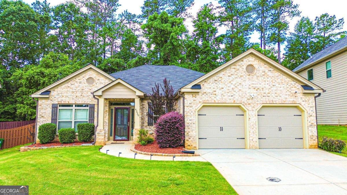 4220 Sawgrass Dr Lithonia - 1