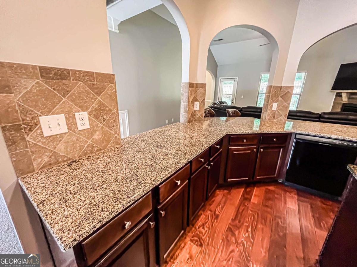 4220 Sawgrass Dr Lithonia - 22