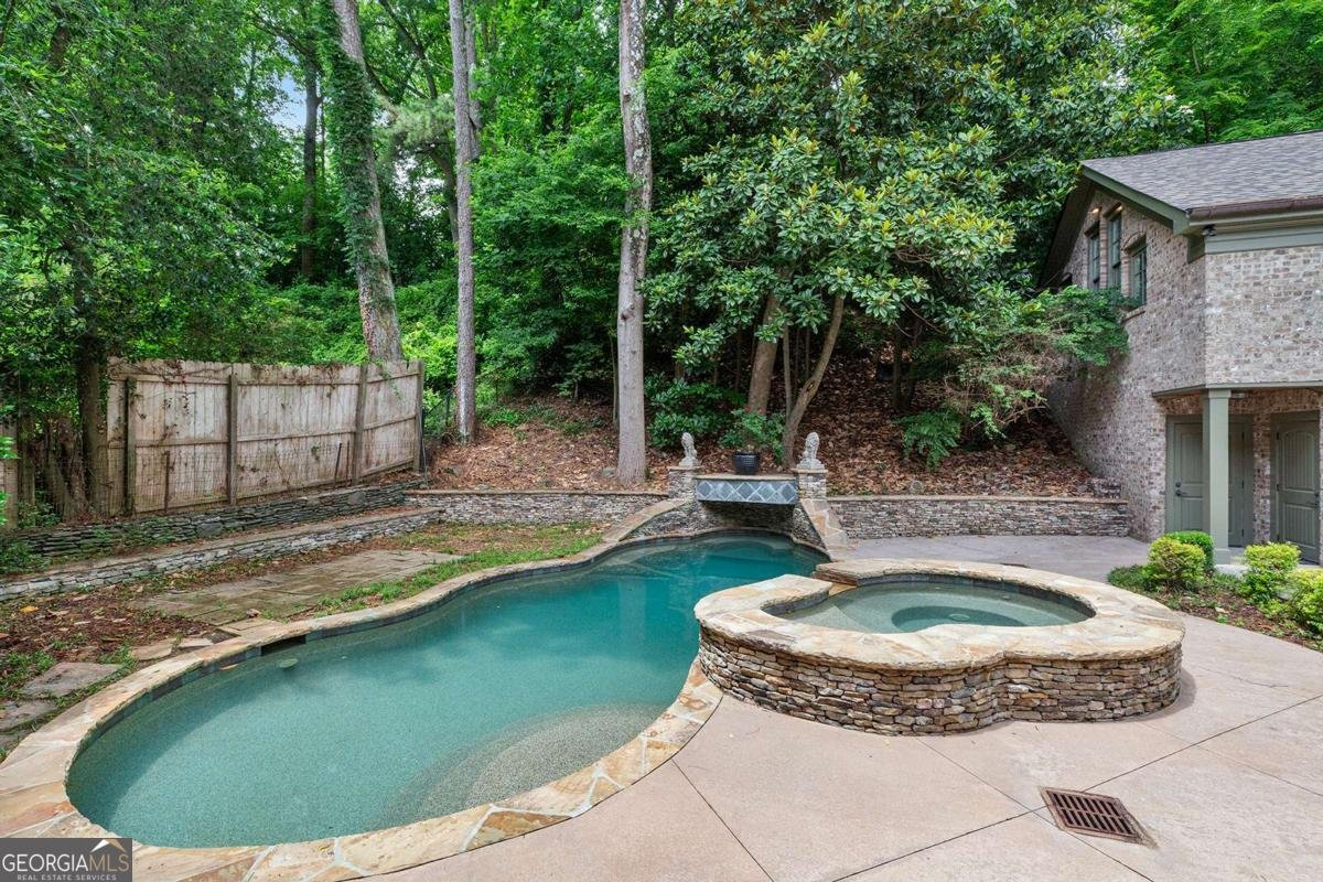 1640 Nottingham Way Atlanta - 60