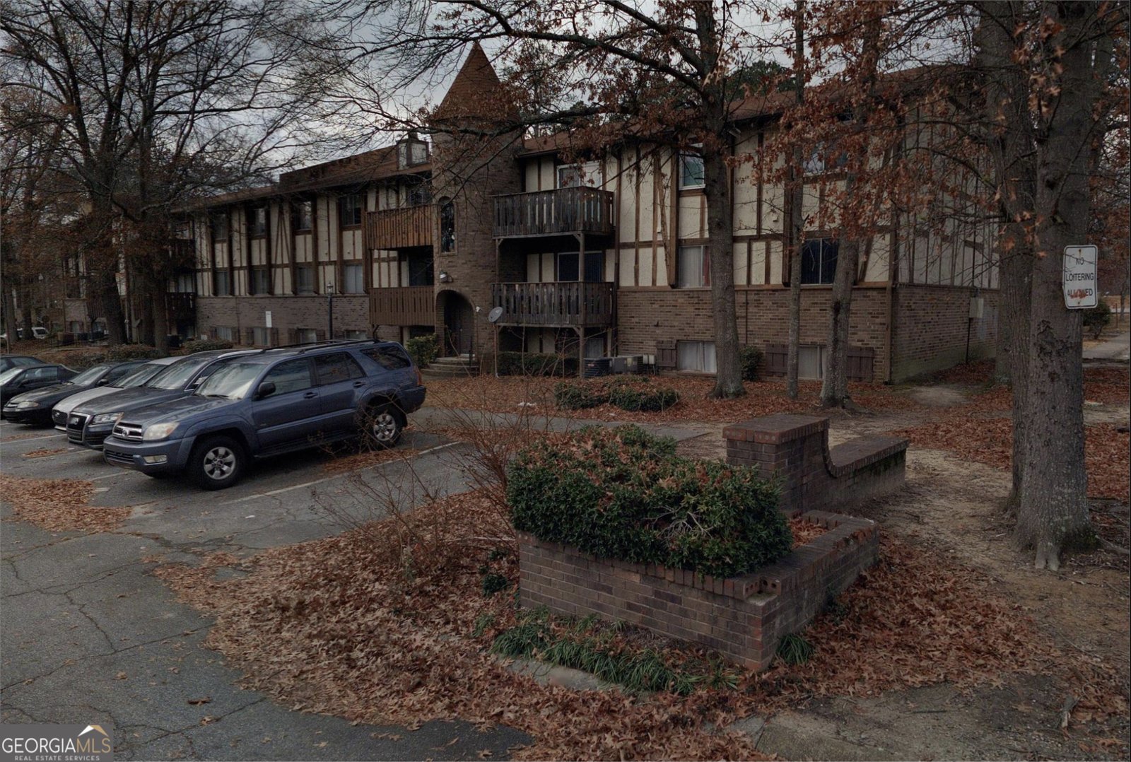 809 CAMELOT Drive College Park - 1