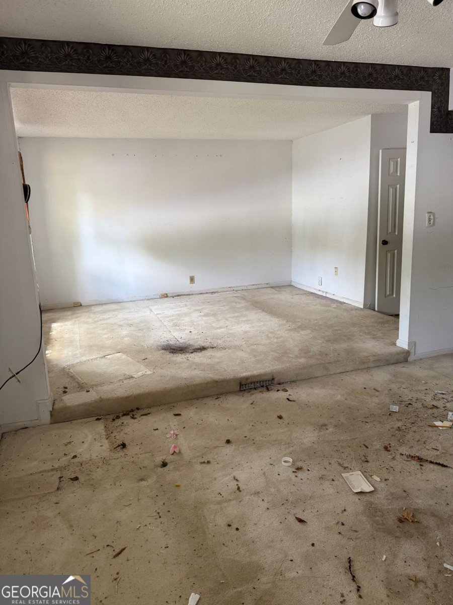 809 CAMELOT Drive College Park - 13