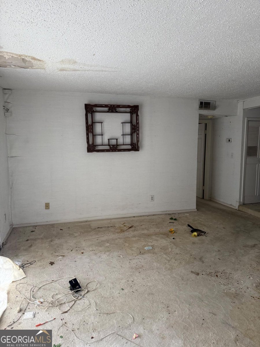 809 CAMELOT Drive College Park - 16
