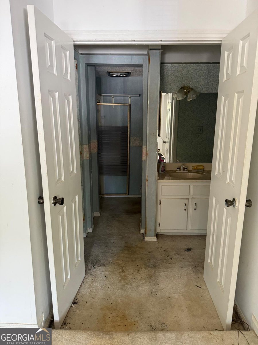 809 CAMELOT Drive College Park - 20