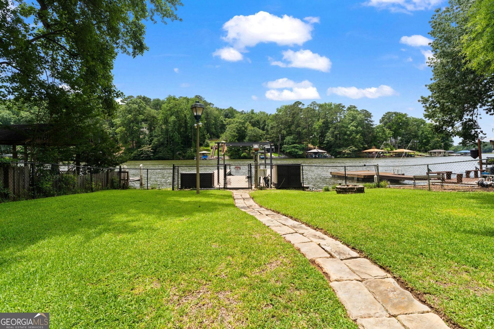 512 Lakeshore Drive Monticello - 18