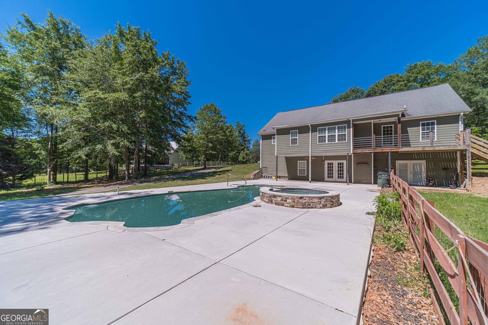 664 Johnson Road Oxford - 43