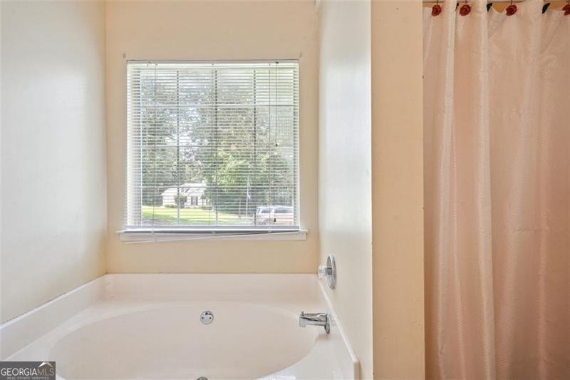 408 VICTORIA PLACE Drive Locust Grove - 16
